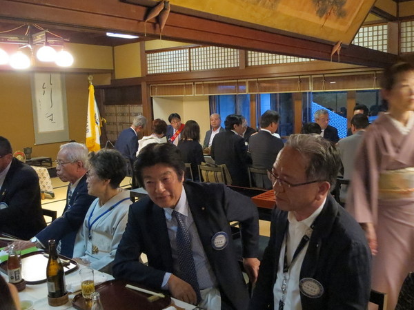 2017-04-24 18.35.19.jpg
